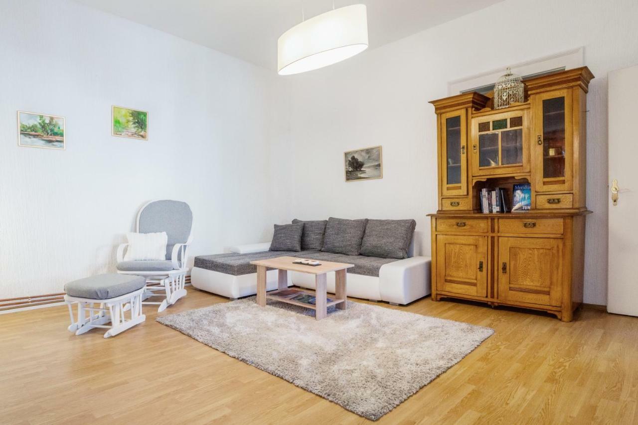 Apartment Tri Mudraca Karanac Zewnętrze zdjęcie